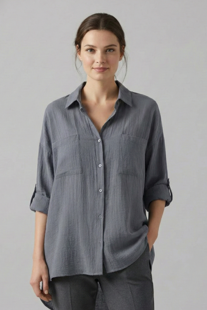 Women’s Blouse with Collar and Button Fastening