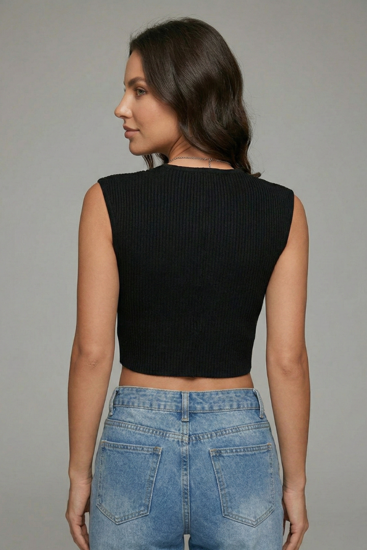 Women’s Crop Top with V-Neck and Ribbed Surface