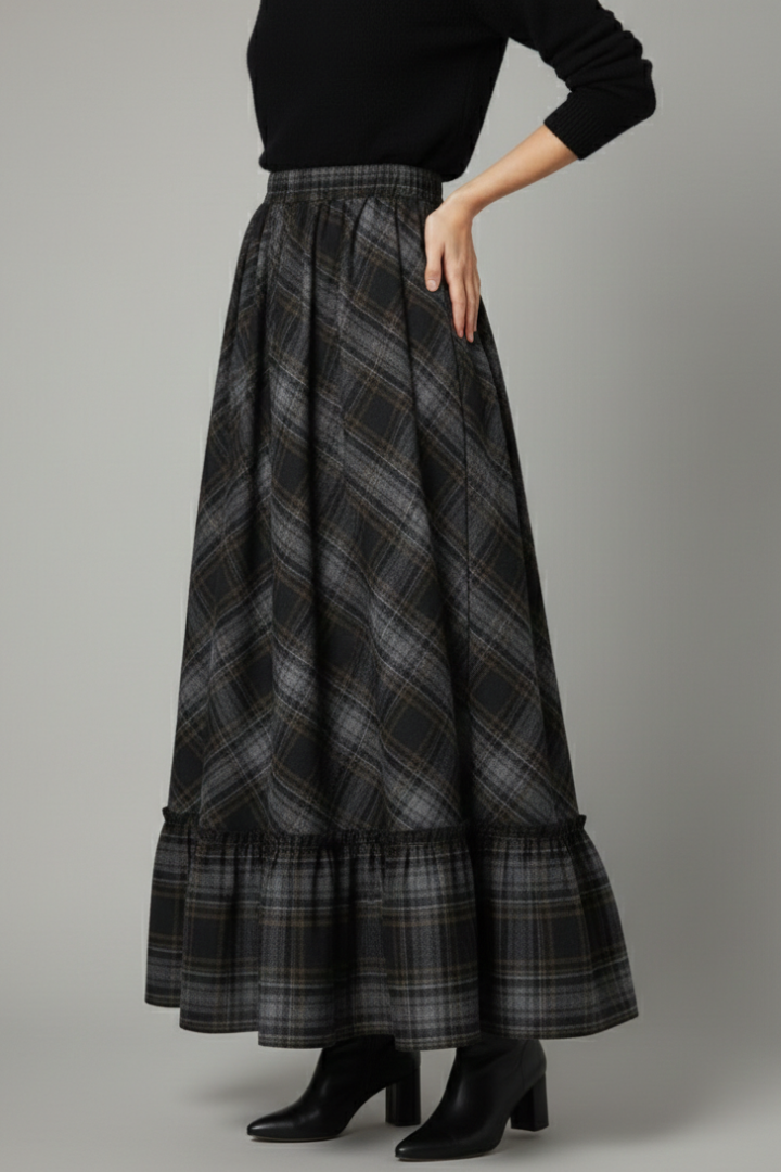 Women’s Maxi Skirt with High Waist and Plaid Pattern