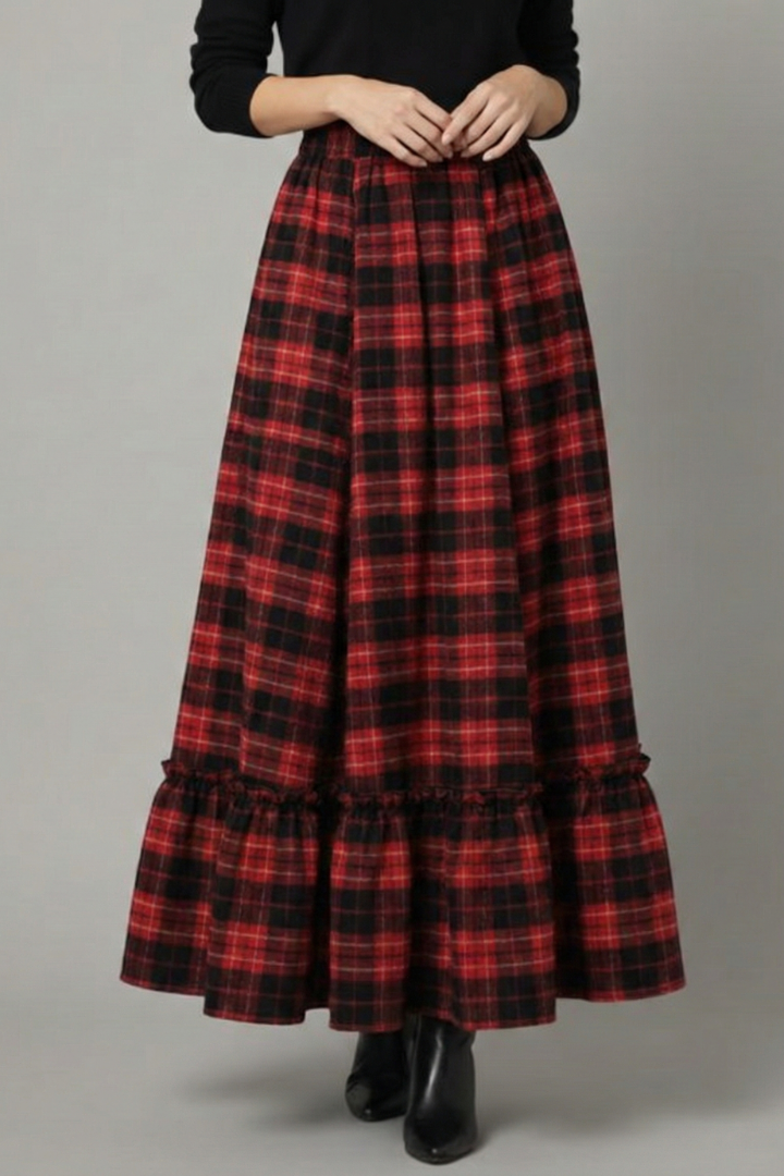 Women’s Maxi Skirt with High Waist and Plaid Pattern