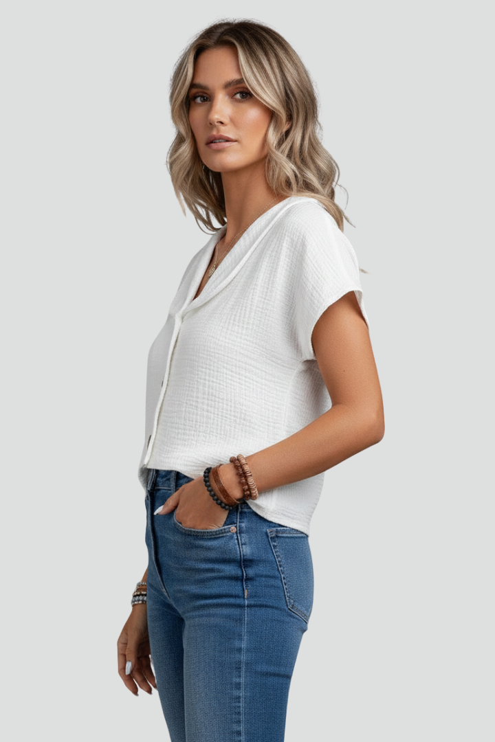 Women’s Short-Sleeve Blouse with Collar and Buttons