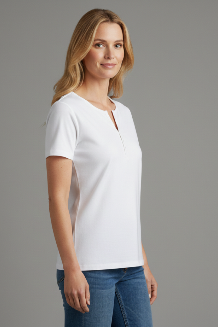 Women’s T-shirt with V-neckline and short sleeves