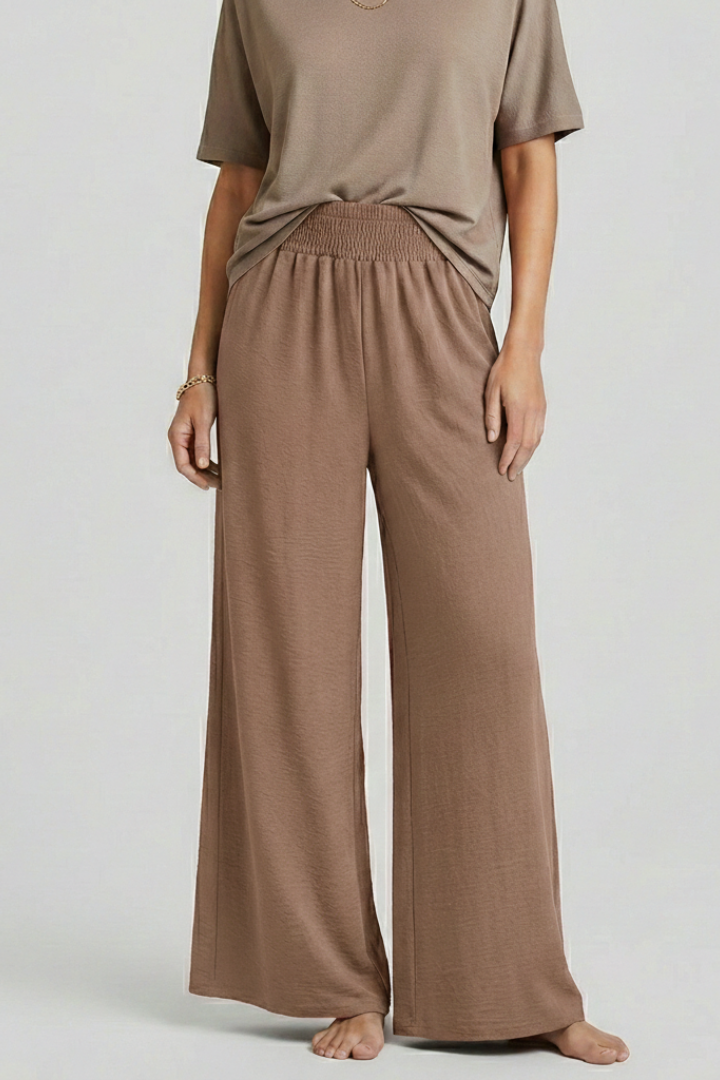 Women’s Trousers with Elastic Waist and Wide Legs