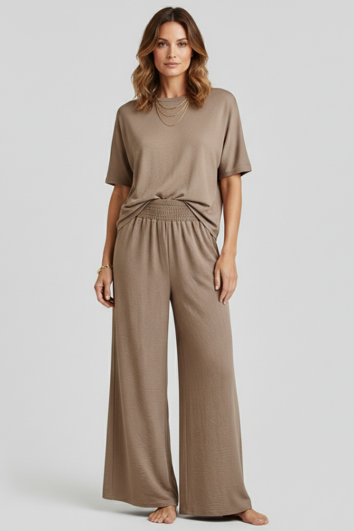 Women’s Trousers with Elastic Waist and Wide Legs