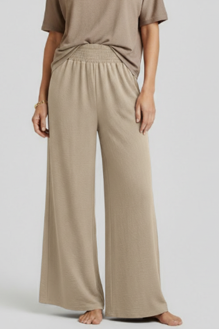 Women’s Trousers with Elastic Waist and Wide Legs