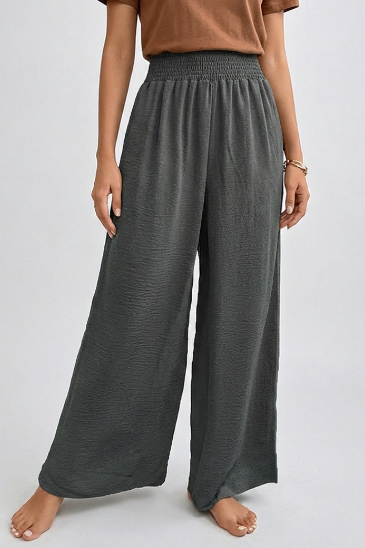 Women’s Trousers with Elastic Waist and Wide Legs