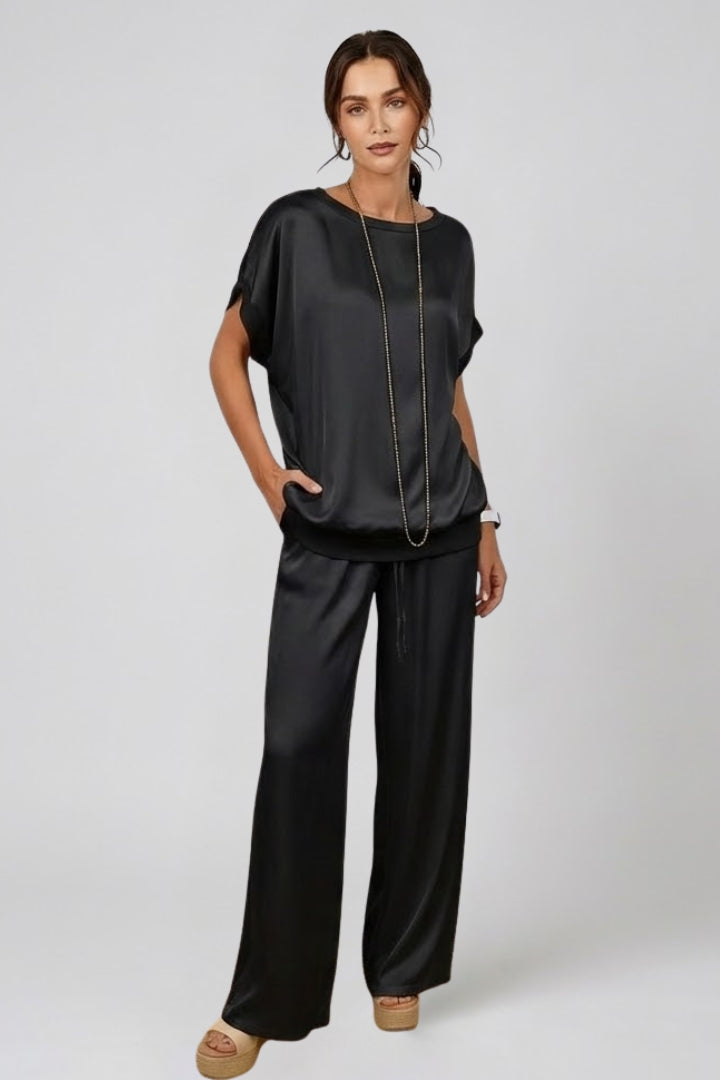 Women’s Two Piece Set with Straight Cut