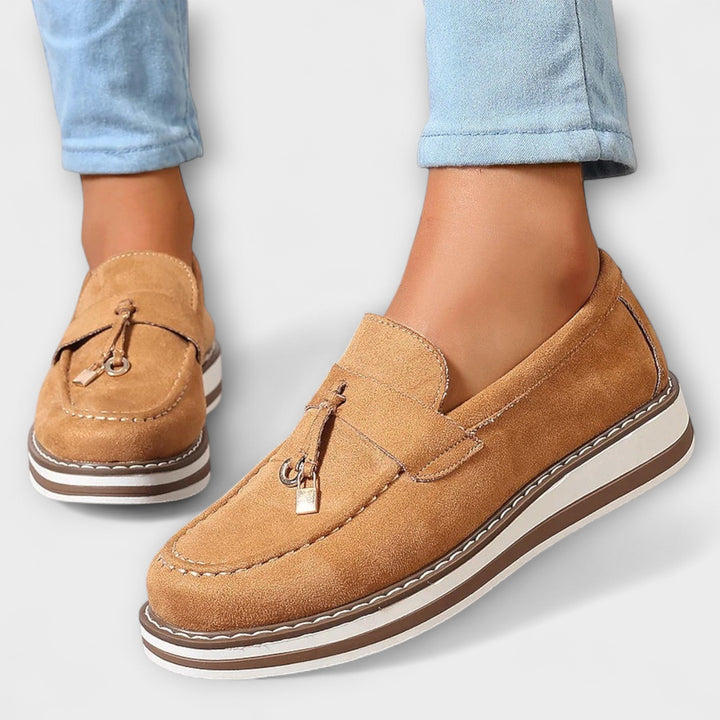 Platform Round-Toe Pompon Loafers