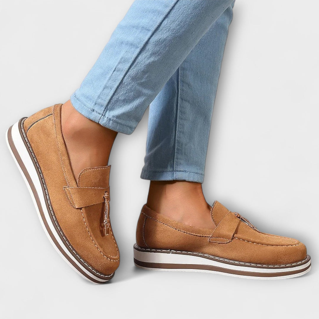 Platform Round-Toe Pompon Loafers